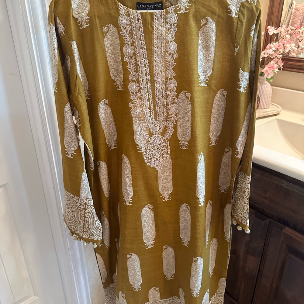 Sana Safinaz Olive Green Kurta with White Embroidery